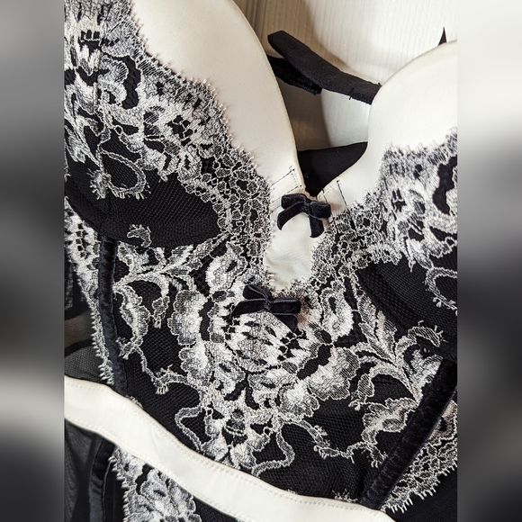 Victoria's Secret black ivory satin and lace lingerie NWT size 34C - Picture 11 of 15